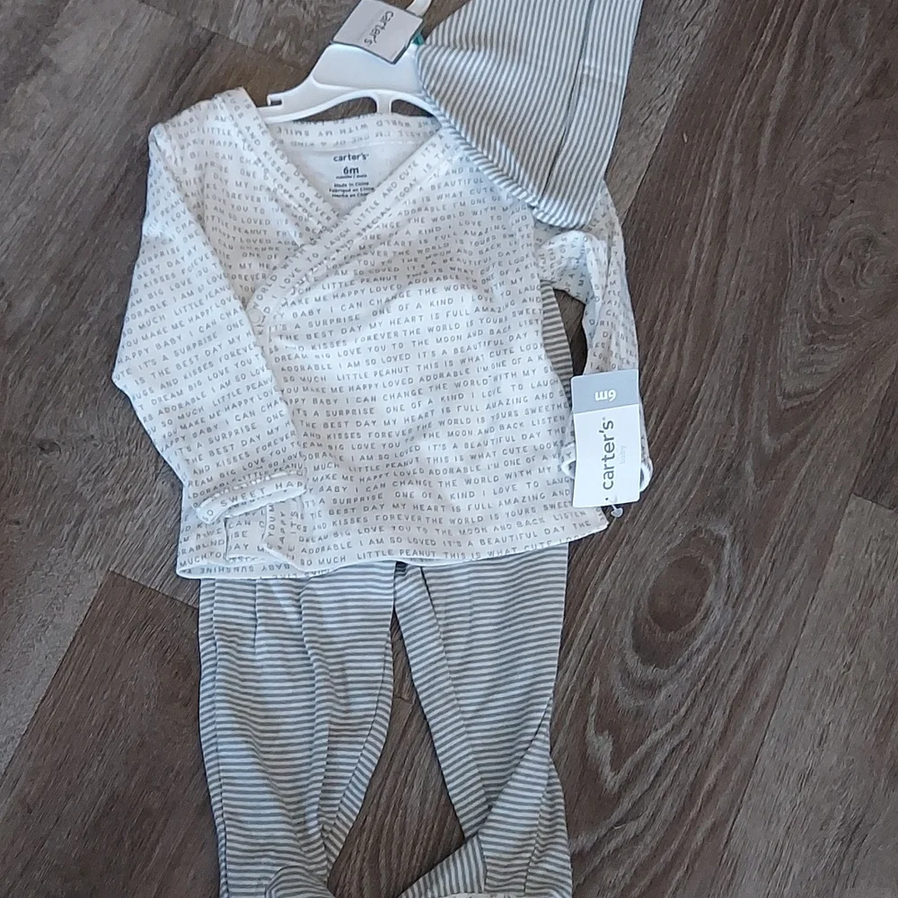๐ 2/$25 NWT gender neutral 6 month outifits - Picture 2 of 5
